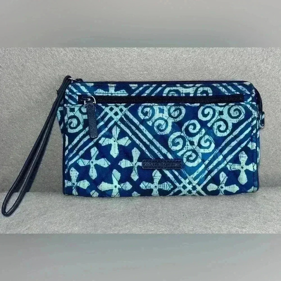 Vera Bradley RFID front Zip Wallet with Wristlet Cuban Tile blues organizational - Picture 2 of 6